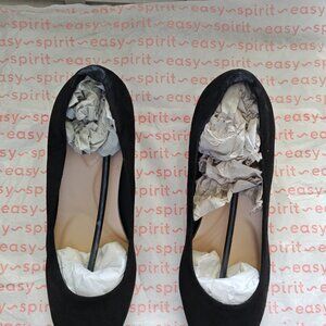NEW EASY SPIRIT BLACK SUEDE SHOES (SIZE 9)